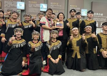 原民天籟撼全球 尼布恩合唱團用歌聲回饋中華郵政全體員工