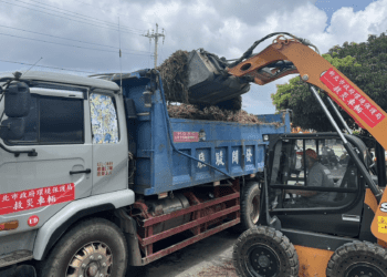 嘉義受災新北環保局派機具支援 全力協助重建家園