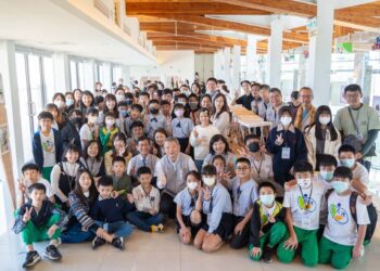 嘉美館校園藝術扎根計畫「佇上課摃鐘的時陣」　學子與藝術家攜手創作