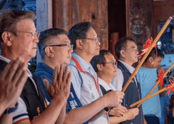 張善政出席壽山巖觀音寺活動 感謝寺方公益奉獻