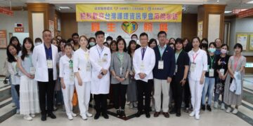 員榮AI智慧排班25秒搞定護理班表 護理資訊學會驚豔智慧醫療成果
