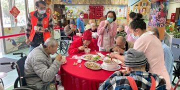 蘇榮護家邀圍爐 家屬辦桌展廚藝