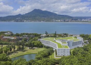 冬季入住淡水河畔最美酒店一泊二食每人不用3,000元 線上訂房最高現折1,000元