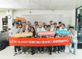 大亮建築陪伴長輩動手DIY激發藝術潛能