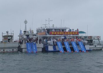 金門縣水產試驗所舉辦兩岸聯合魚苗放流活動　十年攜手增殖放流永續繁榮漁業資源