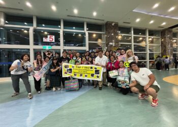 苦等17年 近百位台灣粉絲沸騰迎接「接招合唱團」訪台開唱