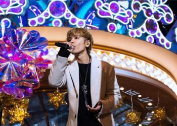 GX暖心過聖誕！鼓鼓呂思緯、蕭秉治登高雄愛Sharing點亮13米聖誕樹