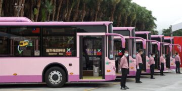 公共運輸的穩定力量 熟齡司機用經驗守護城市的每一段路