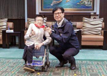 台新青少年志工菁英獎 高雄學子獲全國菁英獎與社團影響力獎