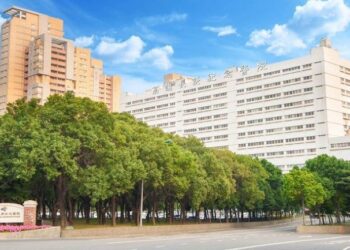 因應颱風來襲高雄長庚醫院門診暫停 大同與鳳山醫院開設特別門診