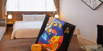 中秋賞月不必忙烤肉！入住台北凱撒每晚3,899元起 贈1,280元「龍鳳堂」聯名月餅，再享「老井極上燒肉」專屬禮遇