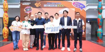 盧秀燕、江啟臣、黃國昌同場PK戰鬥陀螺！六都首創嘉年華 256名額5分鐘秒殺