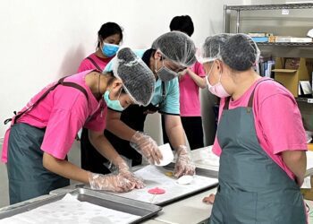 跟著微笑天使一起攜手做公益!期間限定「百變零食箱」 招牌牛軋餅、酥脆蝴蝶酥一次滿足