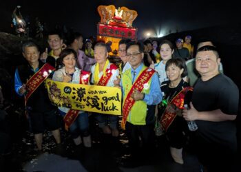 南瑤宮笨港進香「三媽愛潦溪」　再度完成人神橫渡濁水溪壯舉