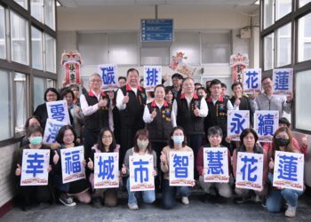 新年好運一條龍 徐榛蔚向縣府同仁拜早年