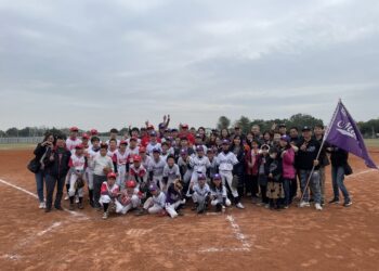 頂新和德推動社區棒球　味全龍全浩瑋、劉昱言化身「全總」及「劉總」帶領孩子們對決