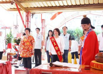 中秋與土地公聖誕雙重喜慶　黃敏惠祈求福德正神保佑