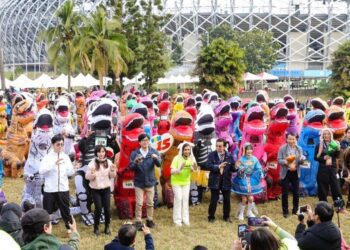 2025高雄富邦馬拉松開跑！最速恐龍爭霸賽熱鬧登場