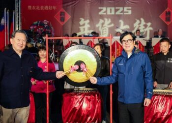 左營眷村年貨大街開幕 陳其邁宣布9億元修繕計劃