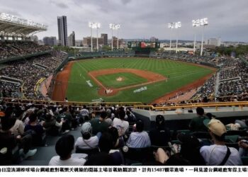 陳其邁市長蒞臨開球觀賽 台鋼雄鷹隊史第二年澄清湖主場首戰奪得賽季首勝