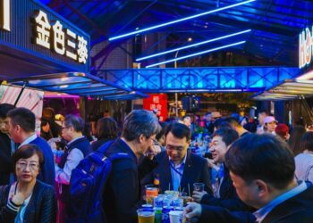 未來風味融合 台北捷運中正紀念堂站 R8 METRO BAR輕食吧盛大開幕