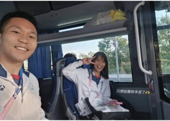 李洋、戴資穎結束奧運最後一舞同框合影　暢聊經歷互相理解