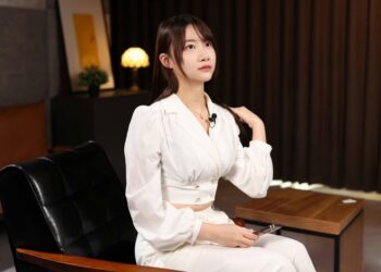 最性感的Ai女工程師李婷婷 加入藝林國際育樂 開啟其斜槓的演藝之路
