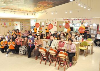 切膚之愛高仁愛學苑『龍』健康迎新年　舉辦歲末團圓新春揮毫