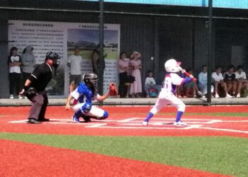 花蓮光復國小棒球隊遠征福建　抱得金杯歸