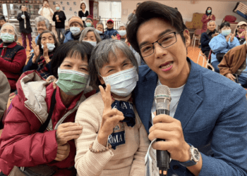 藝人獻聲傳遞愛 仁愛之家公益演唱會喚起長輩美好回憶