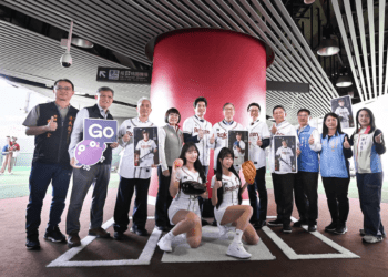 桃園挺猿彩繪列車首航 王明鉅領軍應援 樂天桃猿劍指總冠軍