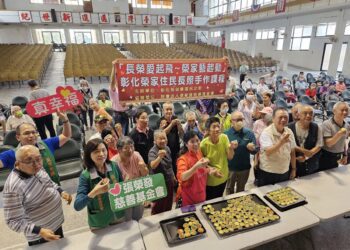 榮家開辦「長榮愛起飛、榮家藝起動」樂齡學程　為住民長輩打造樂齡新生活