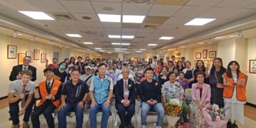 員林市立美術館舉辦祖父母節阿公阿嬤畫展 每一幅作品都有一段專屬生命故事