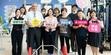 銀髮也能練槓鈴！台南市立醫院「肌廠實驗室」揭幕 用AI客製化運動處方