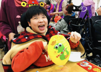 元宵傳愛!八里愛心教養院志工陪院生手作燈籠、吃湯圓超暖心