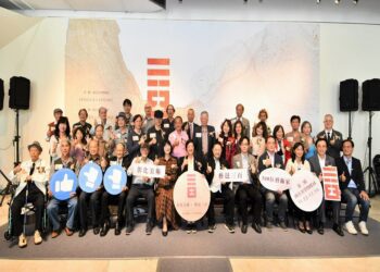 彰化建縣300藝術家強強聯手　西方美學與媒材於縣立美術館展出300件創作