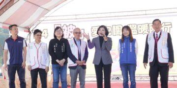 雲林家扶歲末園遊會送暖 企業與社區愛心助弱勢