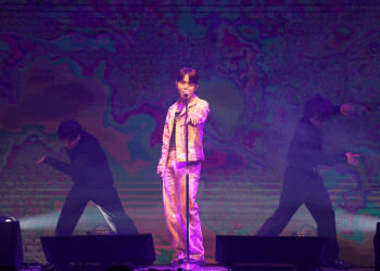 韓版行走的CD 金在煥完美印證一邊跳舞 一邊飆高音的紮實實力