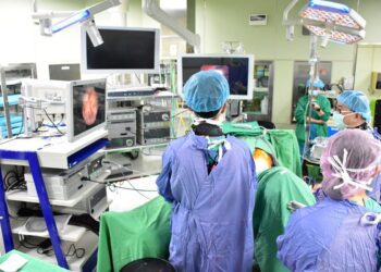 彰濱秀傳成功完成「雙鏡聯合碎石手術」　精準醫療幫助腎結石病人重獲新生