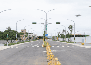 張善政視察通車 航城路一段啟用 助航空城打造智能交通城市