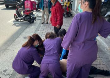 老翁吃麵包噎住失去呼吸心跳　醫師路過出手搶救幸運從鬼門關前搶回