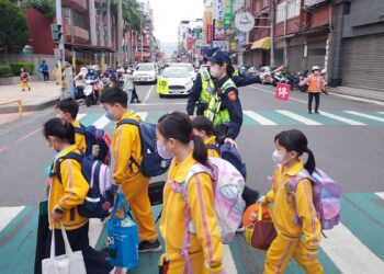 開學日彰化各警局啟動「護童專案」　校園周邊實施交通疏導及安全維護
