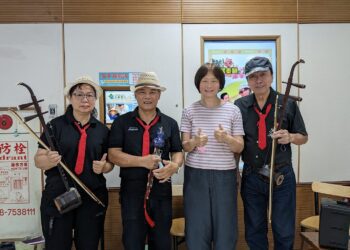 二胡樂團快閃演奏 東港安泰醫院樂音繚繞