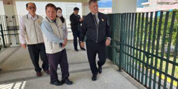 退輔會副主委吳志揚督導花蓮榮家重點工程 頒贈加菜金為住民賀節