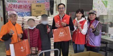 暖冬愛先行!竹東鎮公所發放330戶低收物資 讓弱勢家庭過好年