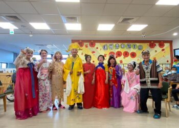 打破年齡界限　溪州秀和苑日照阿公阿嬤異國服裝變裝秀