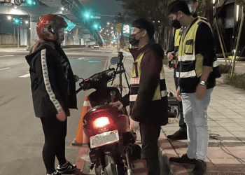 機車改裝排氣管認證上路 新北環警聯手裁處294件噪音車