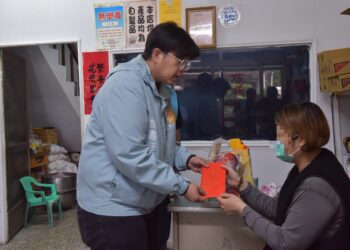 吉安鄉民遭逢變故陷困境 花蓮市長魏嘉彥跨鄉送暖