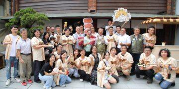 翁章梁化身「打貓街長」巡田水　品味民雄創意料理展現地方風味新魅力
