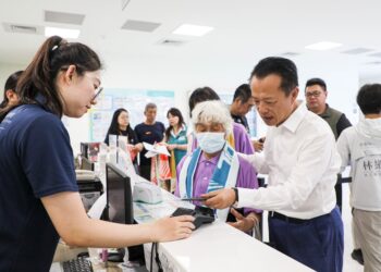 嘉義縣敬老卡、愛心卡福利再升級　刷卡就能進健身房運動